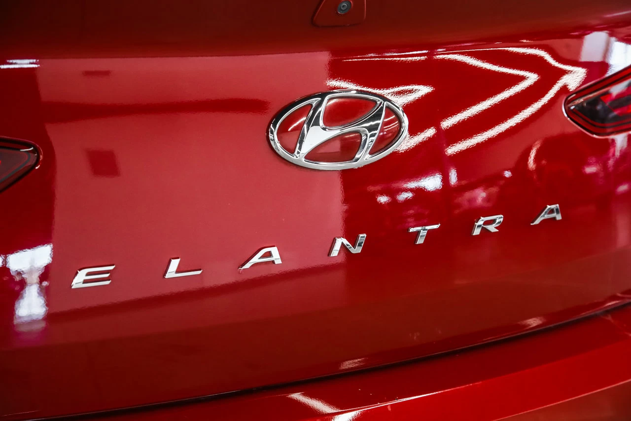 2020 Hyundai Elantra Preferred Main Image