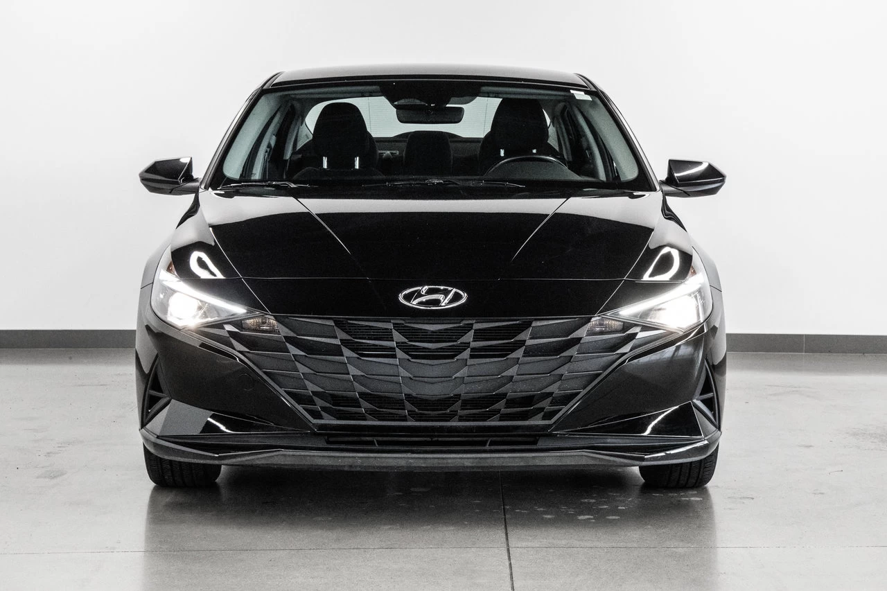 2022 Hyundai Elantra Preferred Main Image