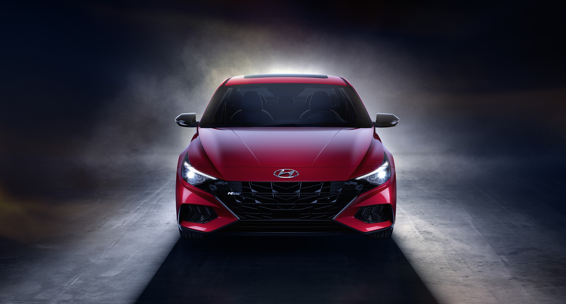 red 2022 hyundai car with a beam of light in laval and blainville