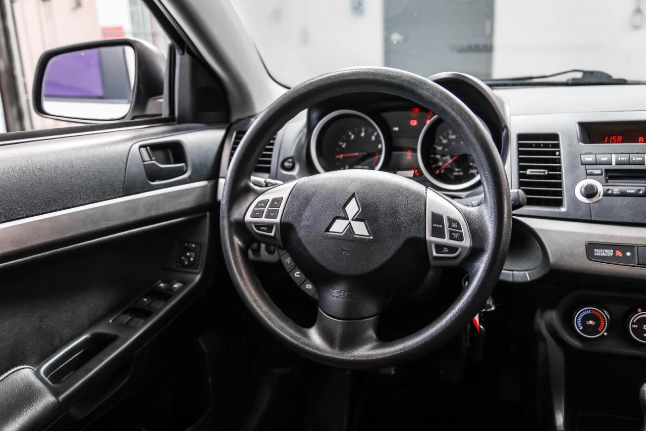 2012 Mitsubishi Lancer Manuelle AUBAINE ROULE BIEN! Image principale