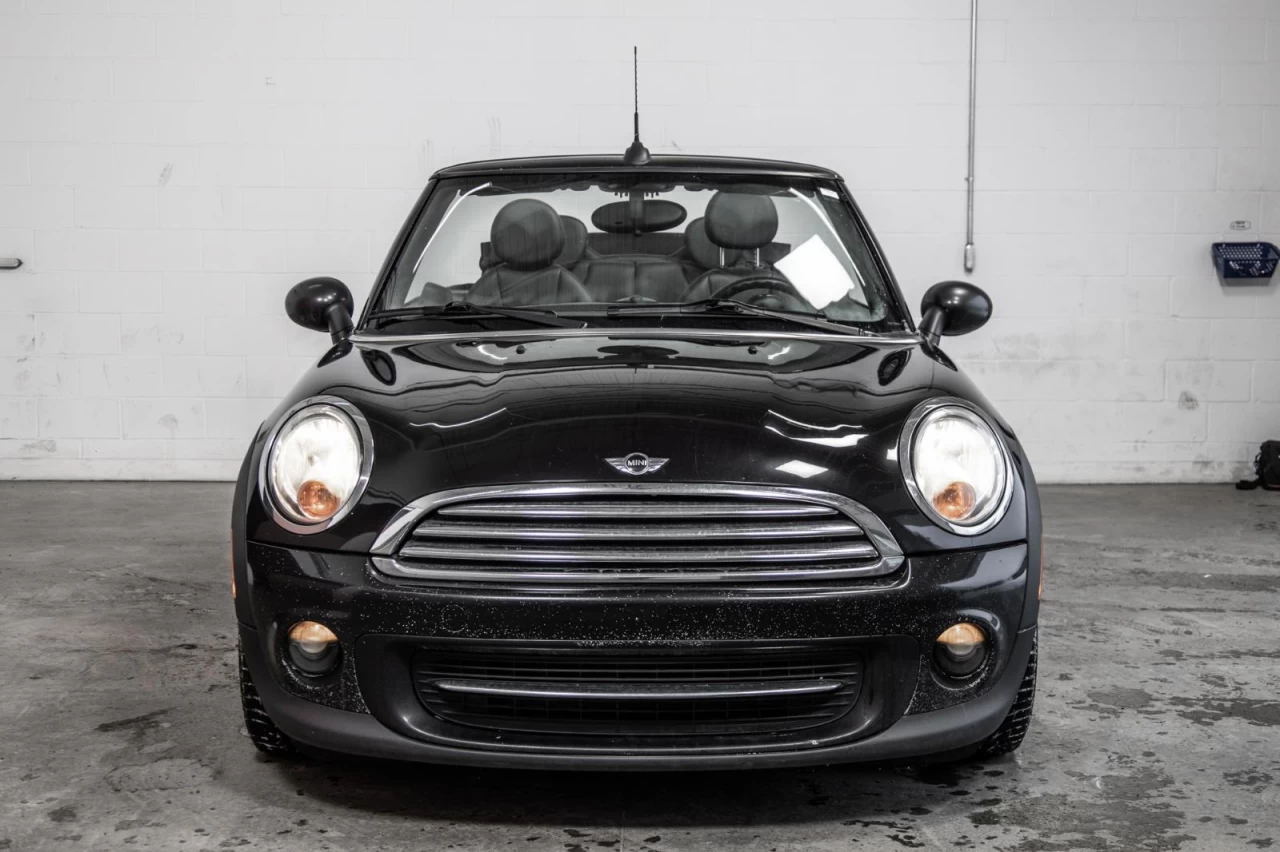 2012 Mini Convertible Manuelle AUBAINE!!! Image principale