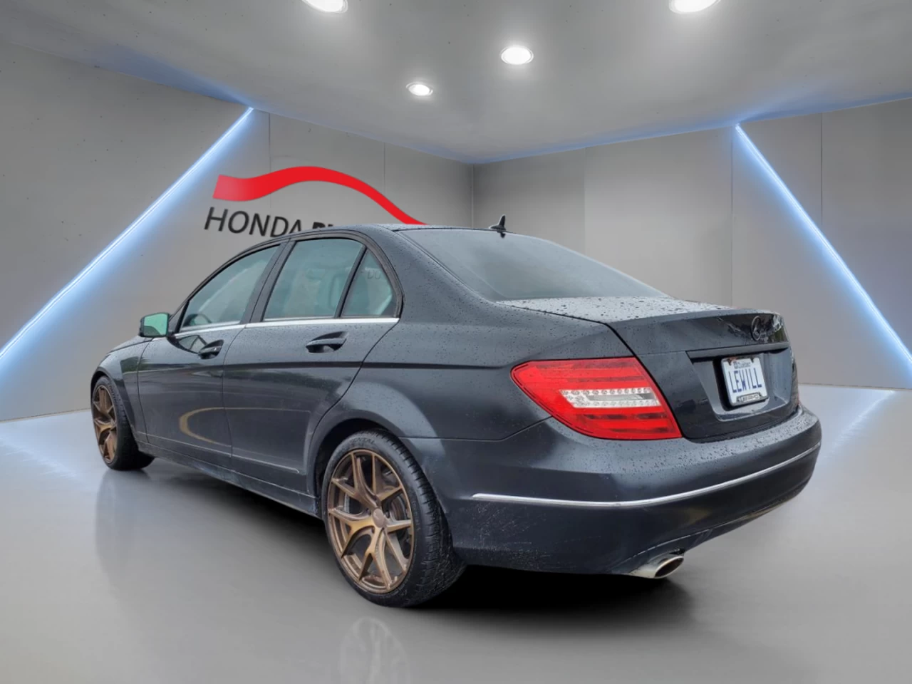 2013 Mercedes-Benz C300 C 300 - LUXURY PACK - TOIT - CUIR - 8 ROUE &amp; PNEUS Main Image