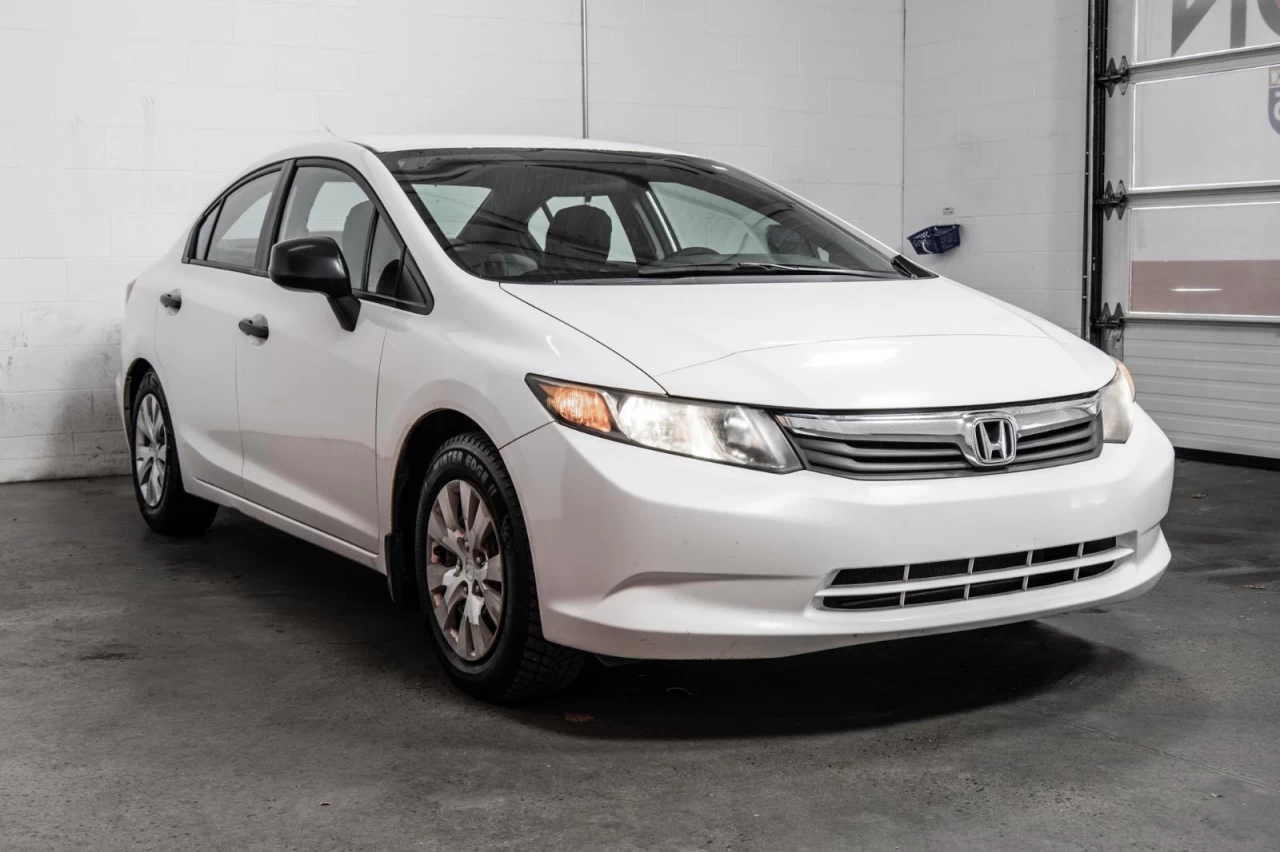 2012 Honda Civic Manuelle de base Garantie 1 AN Image principale