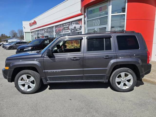 Jeep Patriot 4WD 4dr North 2015