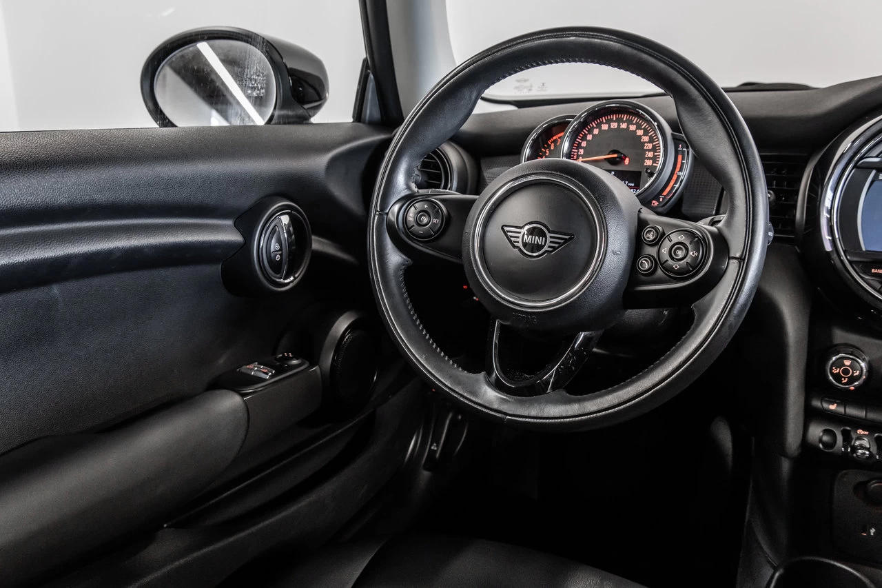 2020 Mini 3 door Cooper Image principale