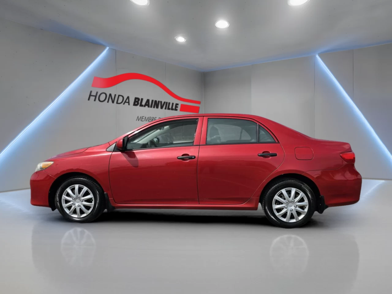 2012 Toyota Corolla 4dr Sdn Man CE Image principale