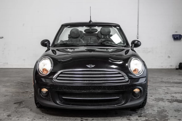 Mini Convertible Manuelle AUBAINE!!! 2012