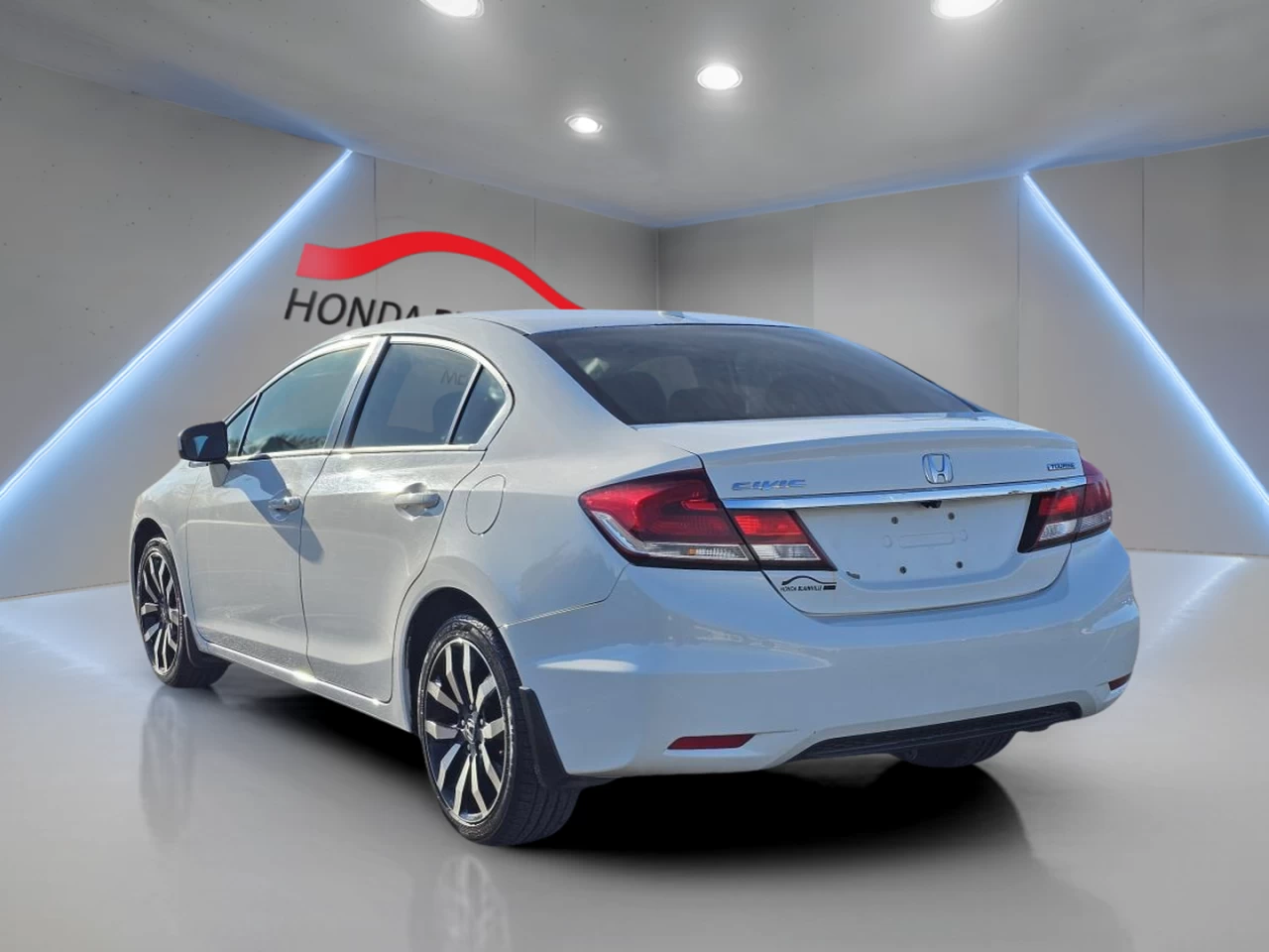 2014 Honda Civic Touring - Toit - Navi - 1 Proprio - 0 Accident Image principale