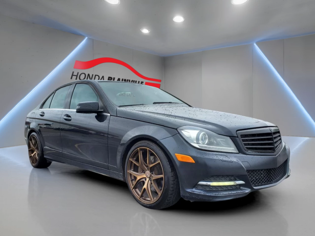 2013 Mercedes-Benz C300 C 300 - LUXURY PACK - TOIT - CUIR - 8 ROUE &amp; PNEUS Main Image