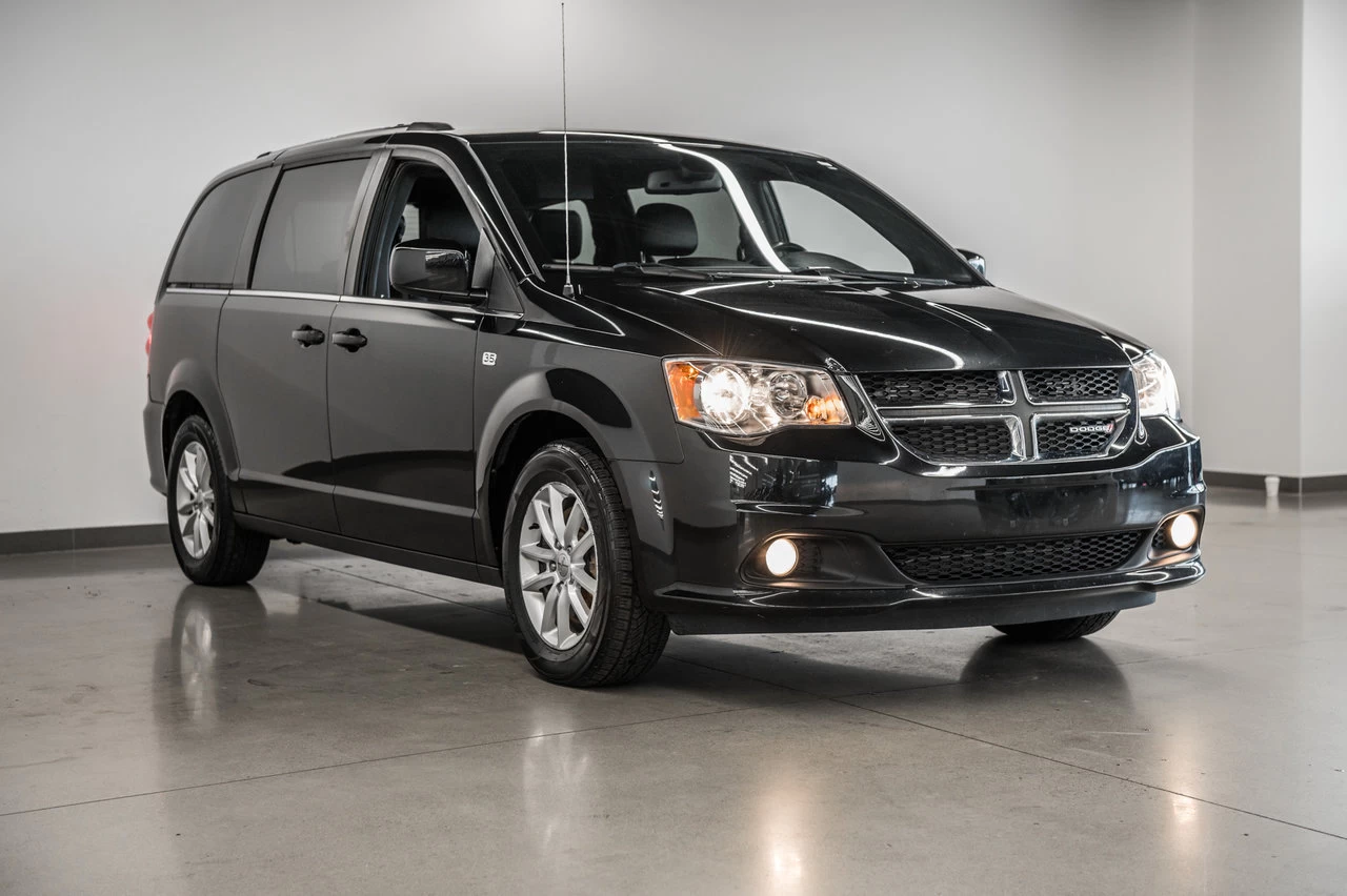 2019 Dodge Grand Caravan 35th Anniv Image principale