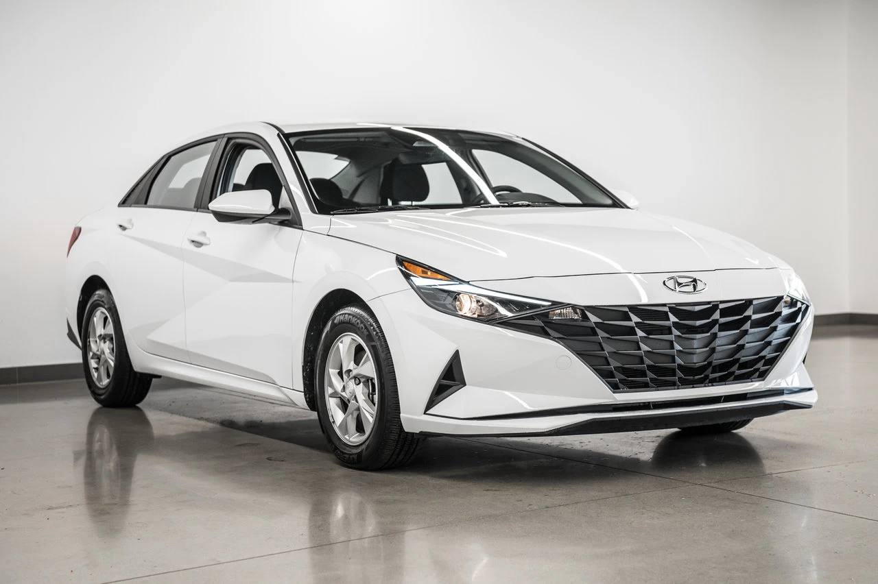 2023 Hyundai Elantra Essential Image principale