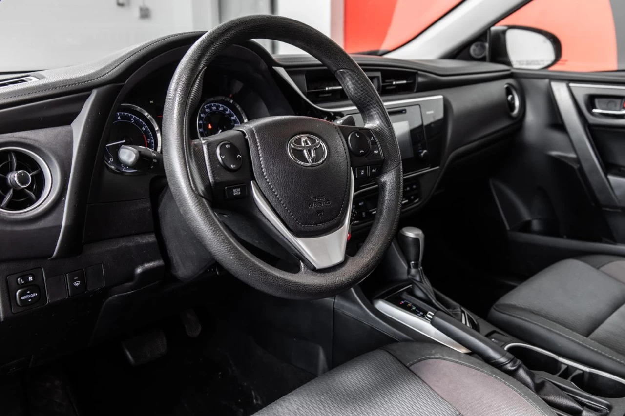 2017 Toyota Corolla LE - Automatique - Garantie 1 AN Image principale