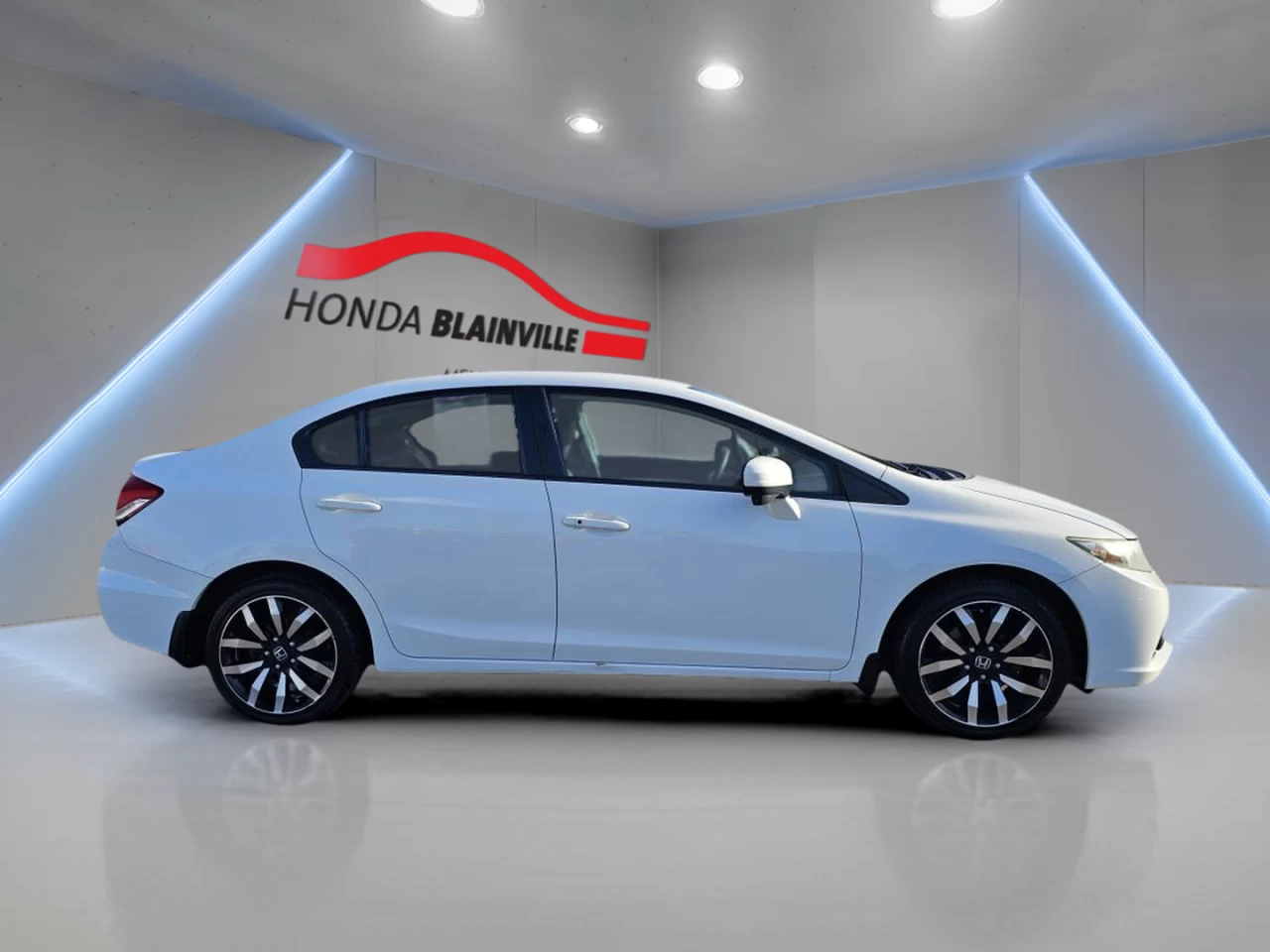 2014 Honda Civic Touring - Toit - Navi - 1 Proprio - 0 Accident Image principale