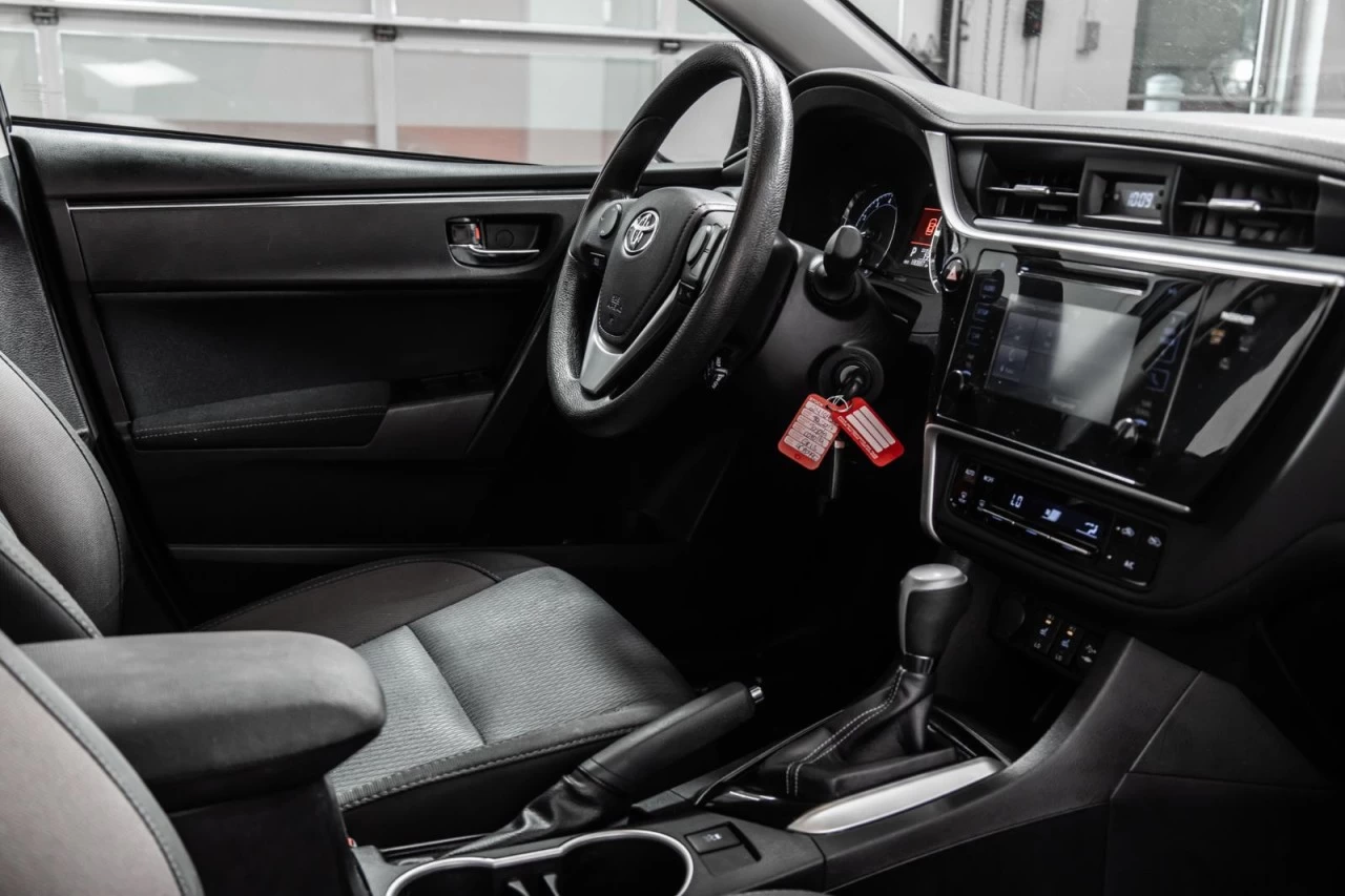 2017 Toyota Corolla LE - Automatique - Garantie 1 AN Image principale