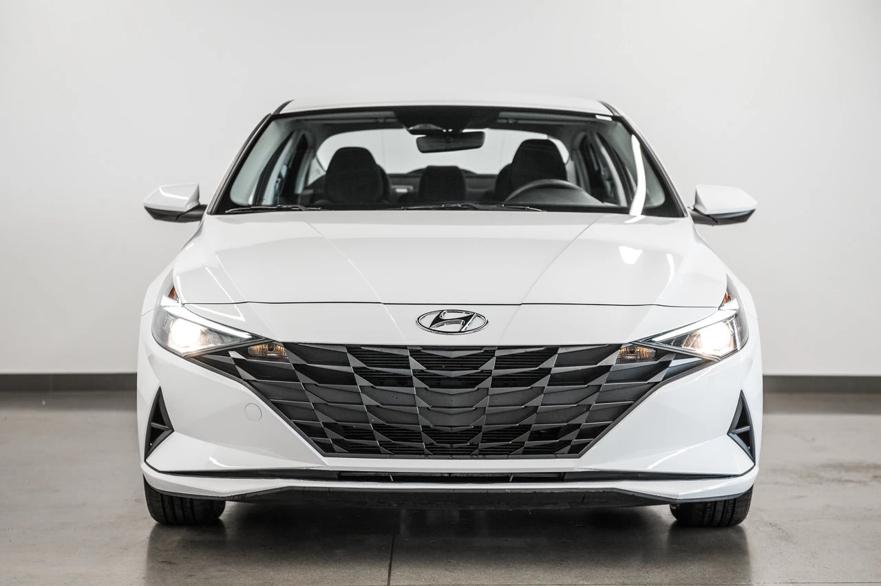 2023 Hyundai Elantra Essential Image principale